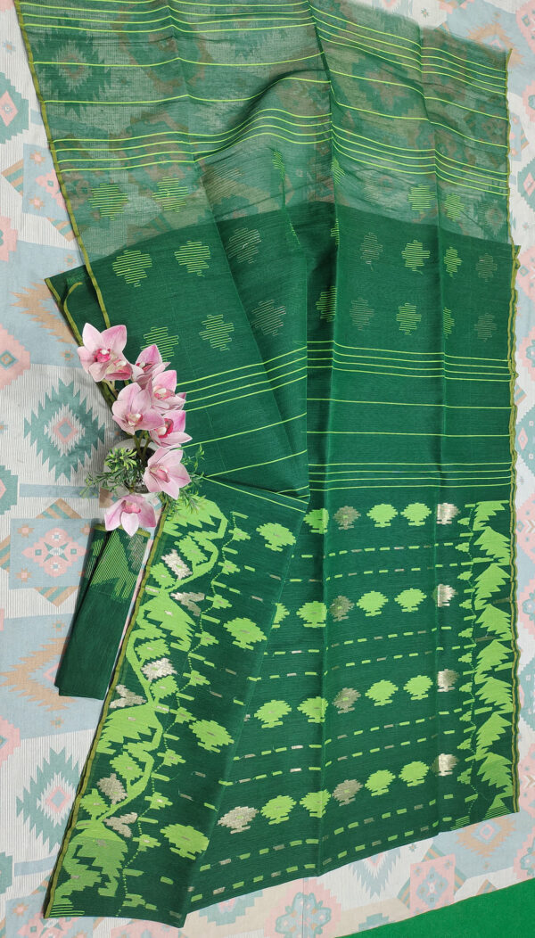 Jamdani Saree
